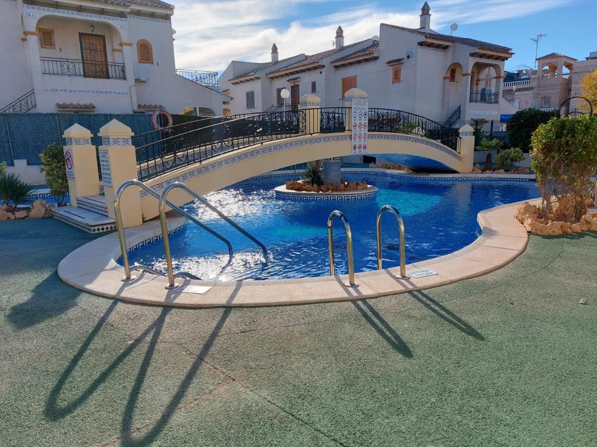 Casa Chloe, Urbanizacion Privada Villa Torrevieja Eksteriør billede